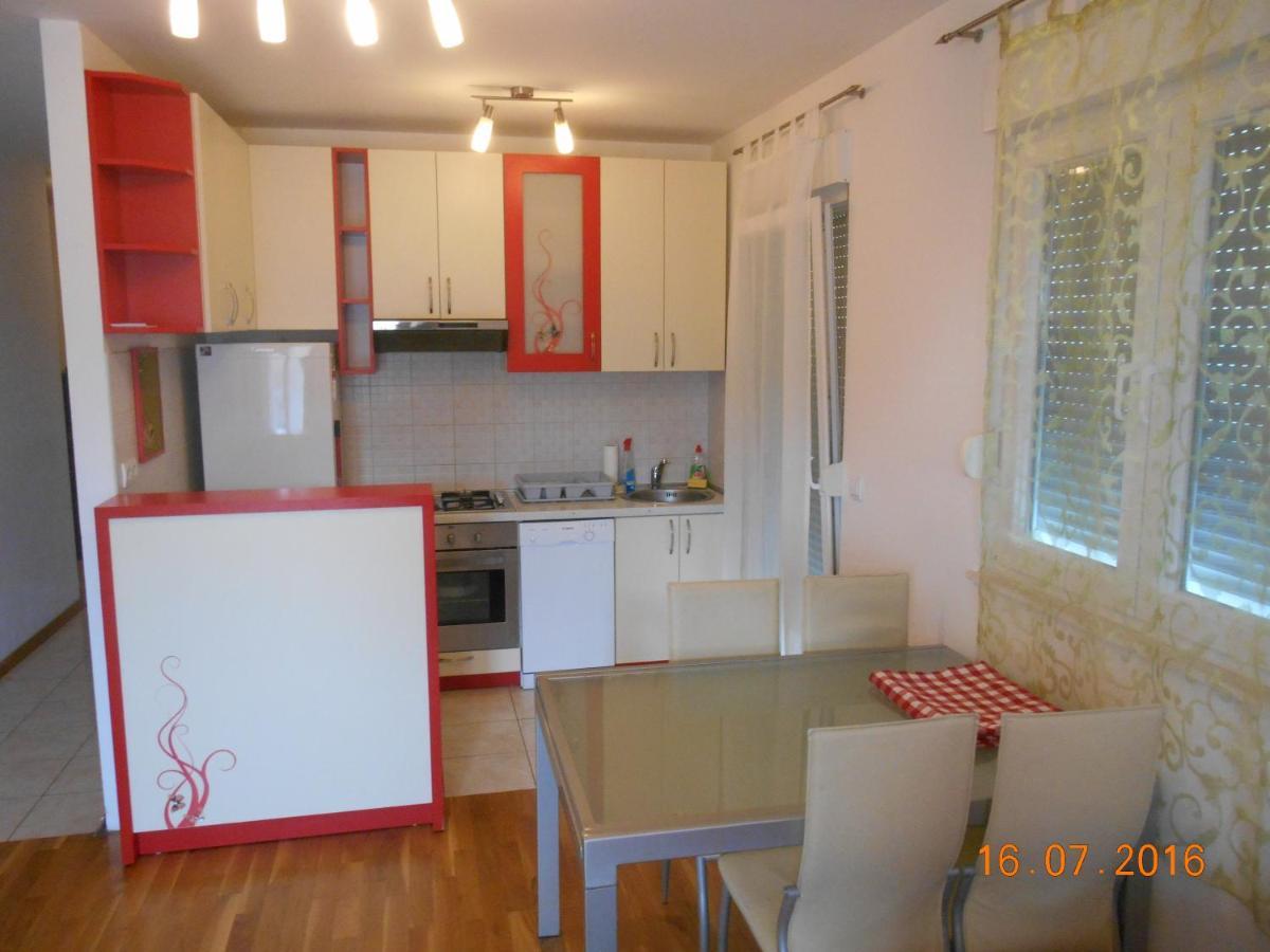 Toni Apartment Omis Exterior photo