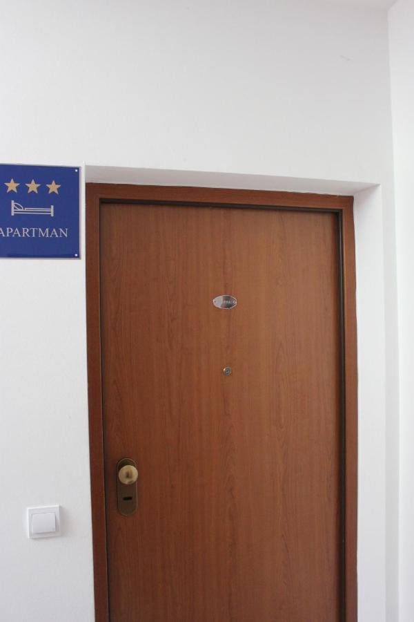 Toni Apartment Omis Exterior photo