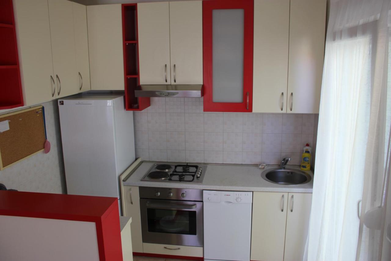 Toni Apartment Omis Exterior photo