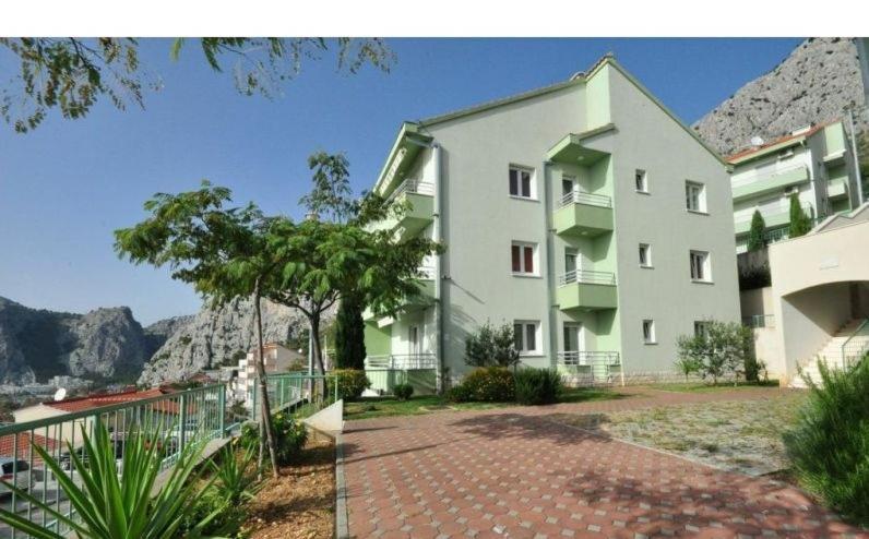 Toni Apartment Omis Exterior photo